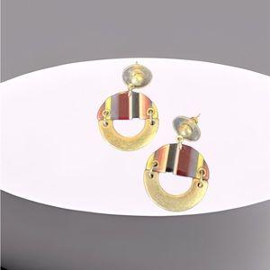 Evereve. Striped drop circle earrings set in gold